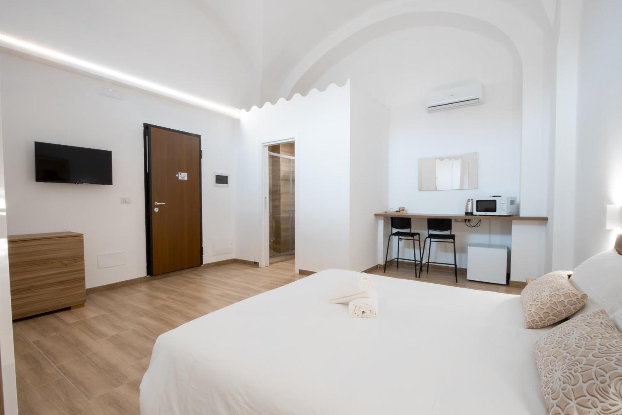 La Pigna Hotel Bari Exterior foto